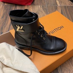 Awesome Louis Vuitton boots. Wonderland ranger